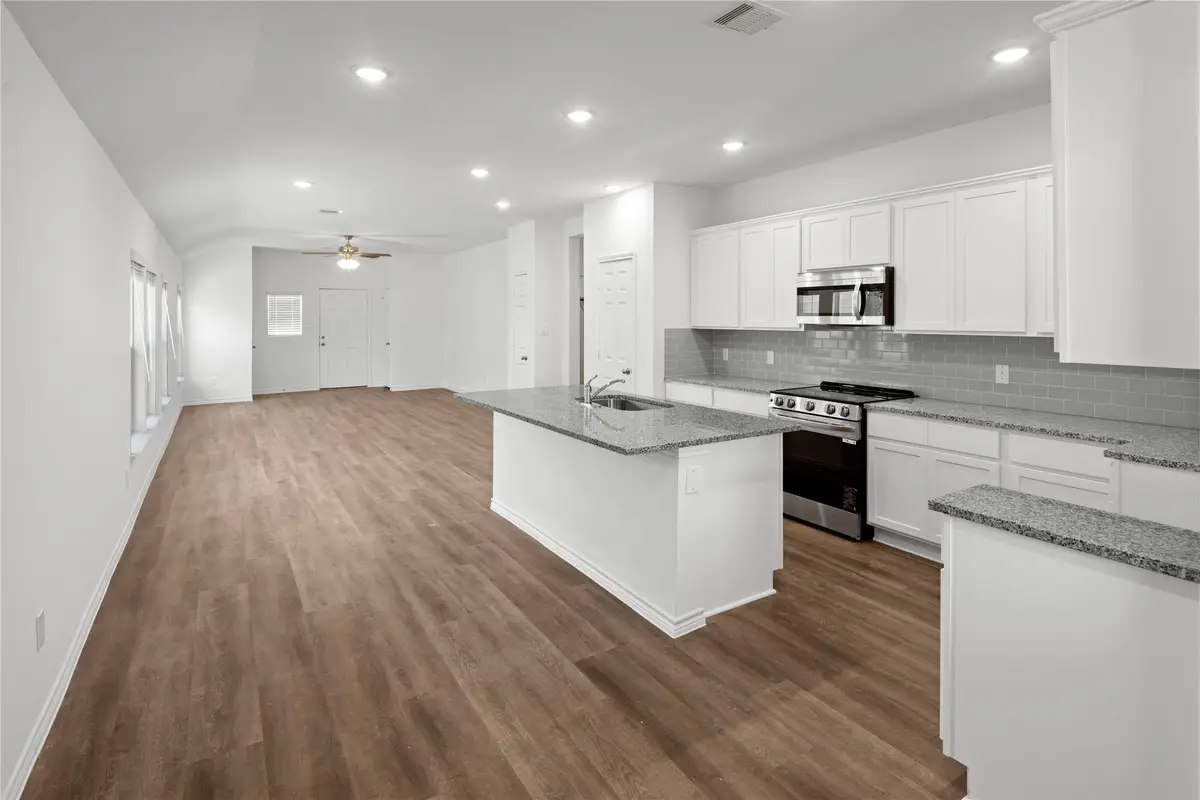 502 Oak Chase Avenue, Dayton, TX 77535 - Image #1