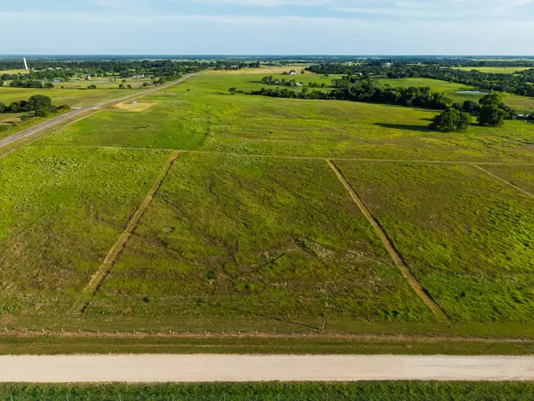 8293 Tottenham Road, Chappell Hill, TX 77426