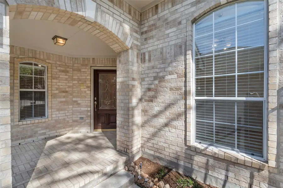 10 W Foxbriar Forest Circle, The Woodlands, TX 77382 - #3