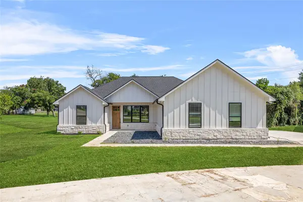 2318 Progress Drive, Brenham, TX 77833