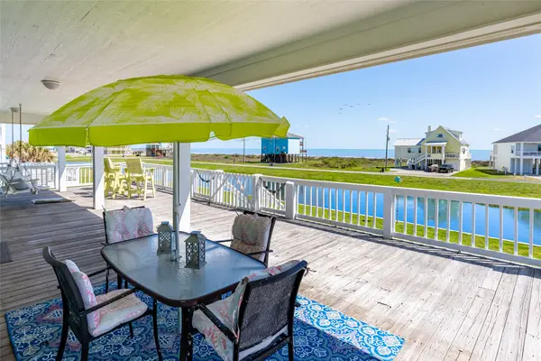 3174 Sea Castle Drive, Crystal Beach, TX 77650