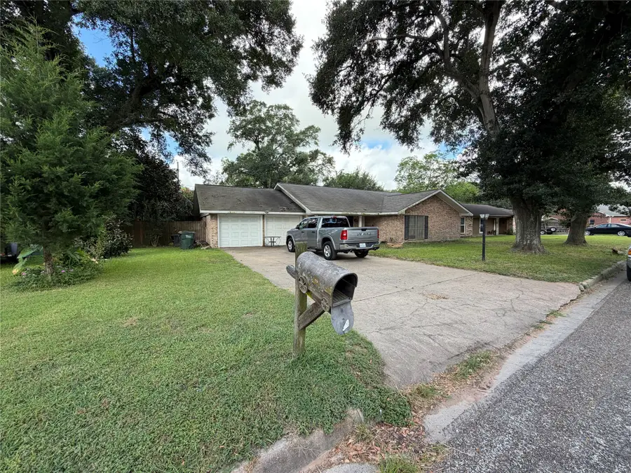 1429 Circle Drive, Sealy, TX 77474 - #3