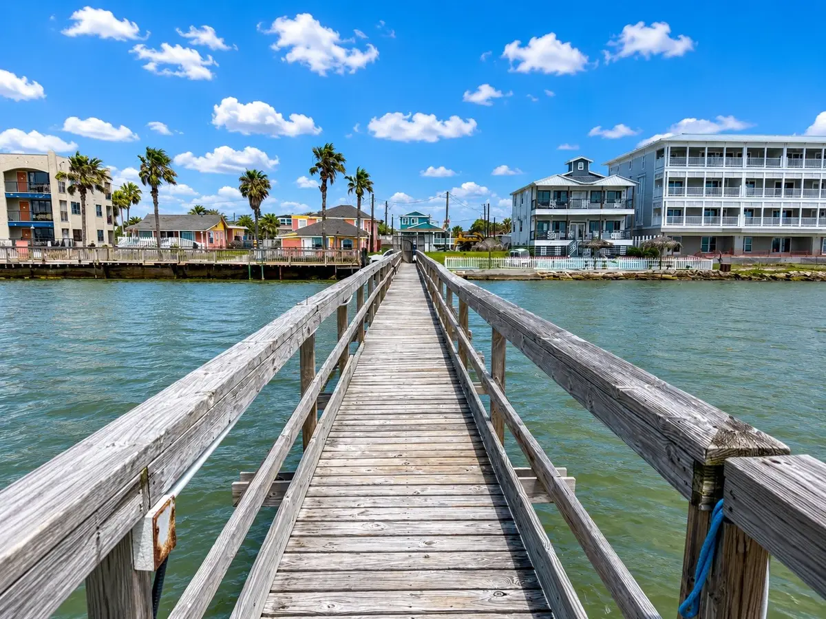 720 S Water Street, Rockport, TX 78382 - #1