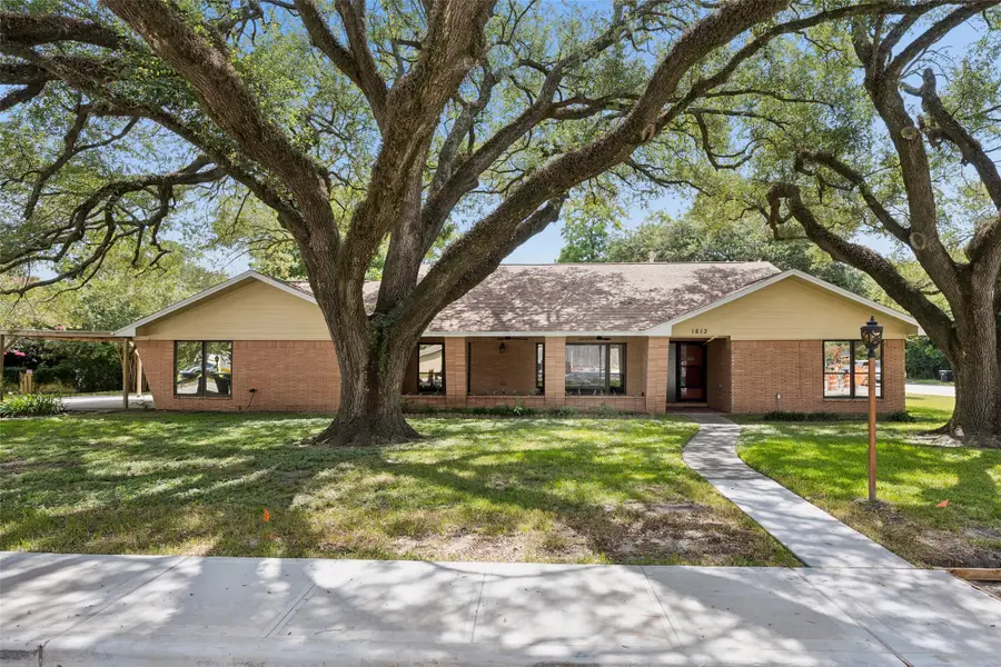1613 S Hood Street, Alvin, TX 77511 - #2