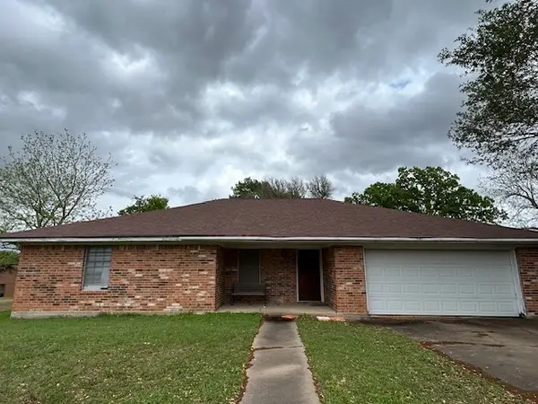 1601 Westwind Drive, Brenham, TX 77833