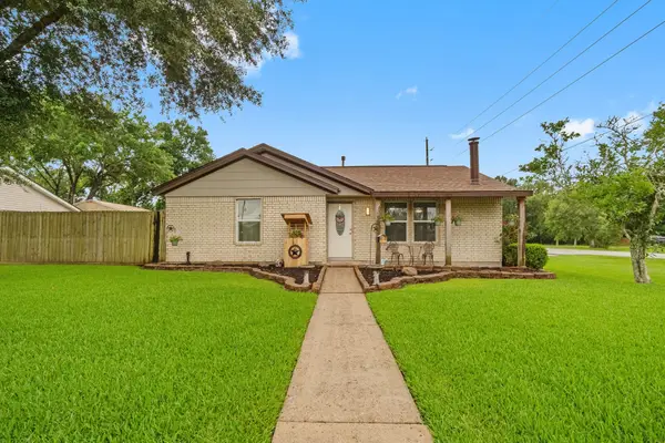 402 Spruce Lake Road, Houston, TX 77336
