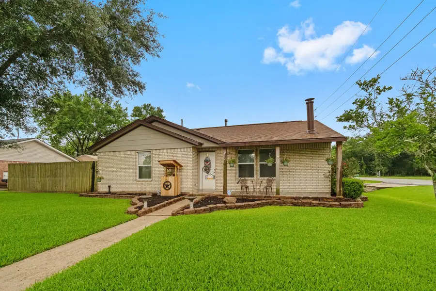 402 Spruce Lake Road, Northeast Harris, TX 77336 - Image #2