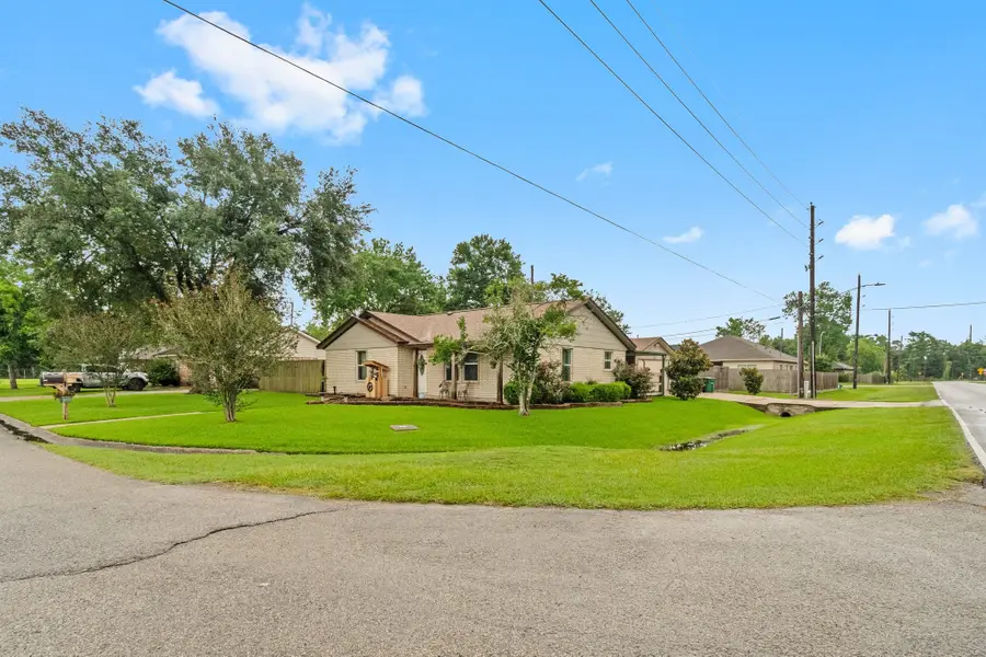 402 Spruce Lake Road, Northeast Harris, TX 77336 - Image #3