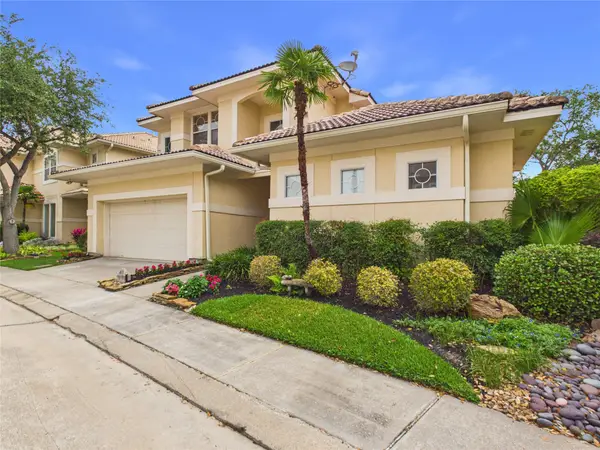 403 Harborside Way, Kemah, TX 77565