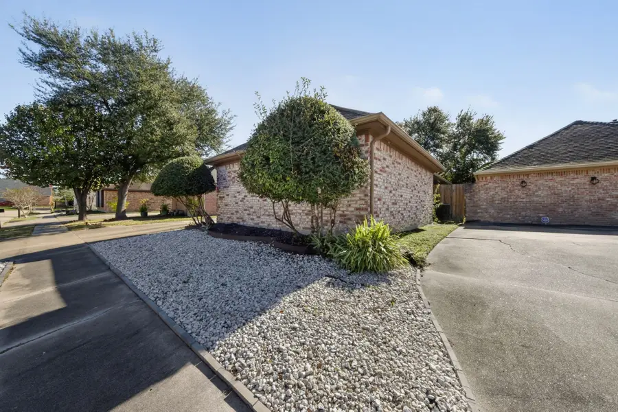 7815 Hummingbird Street, Houston, TX 77071 - Image #2