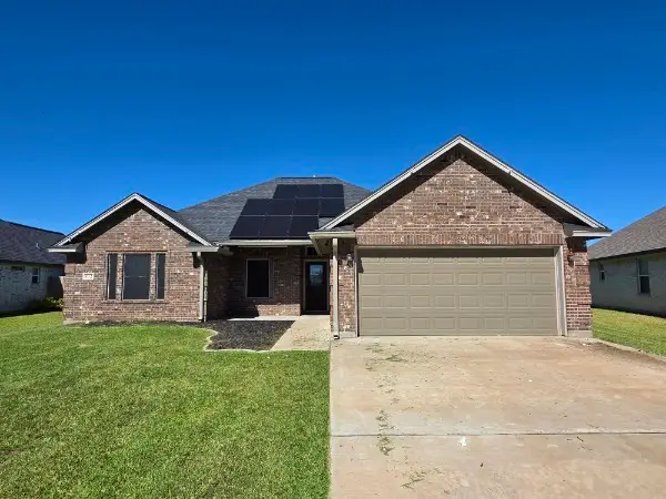 102 Liberty Lane, Clute, TX 77531 - Image #1