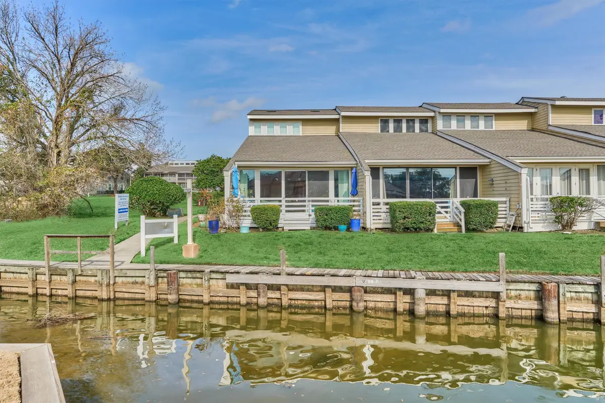 1 April Point Drive S, Conroe, TX 77356 - #1