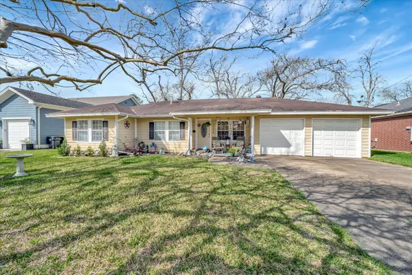 2224 Pearland Avenue, Pearland, TX 77581