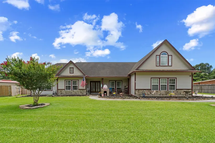 210 Southwood Circle, Baytown, TX 77520 - Image #2