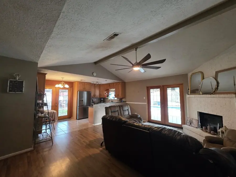 2414 Goldenrod Street, Highlands, TX 77562 - Image #3