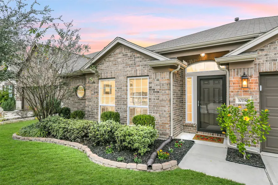 10198 N Whimbrel Circle N, Conroe, TX 77385 - Image #2