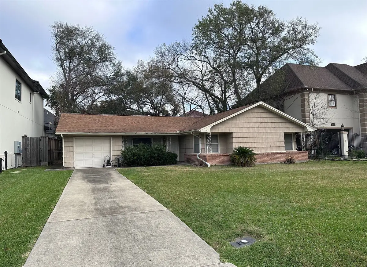 4804 Holt Street, Bellaire, TX 77401 - #1