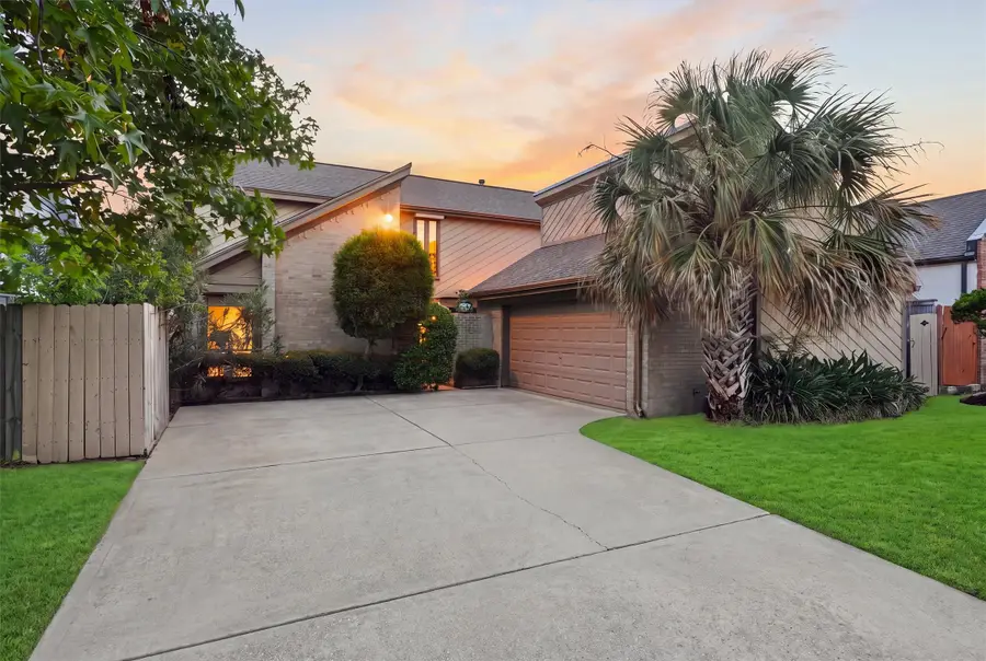 8 Quintana Drive, Galveston, TX 77554 - #2