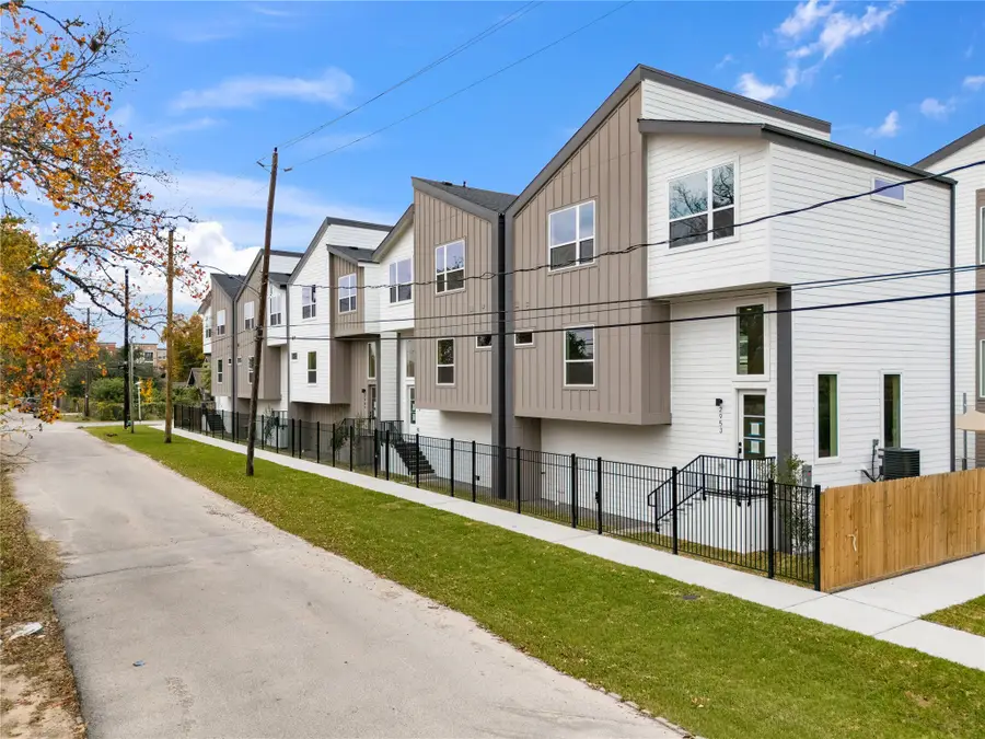2953 Delafield Street, Houston, TX 77023 - #3