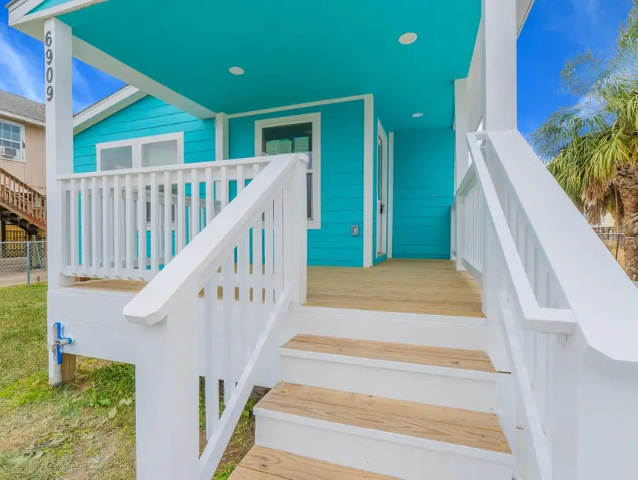 6909 Avenue P 1/2, Galveston, TX 77551 - Image #2