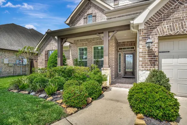 640 Pertonila Lane, Webster, TX 77598