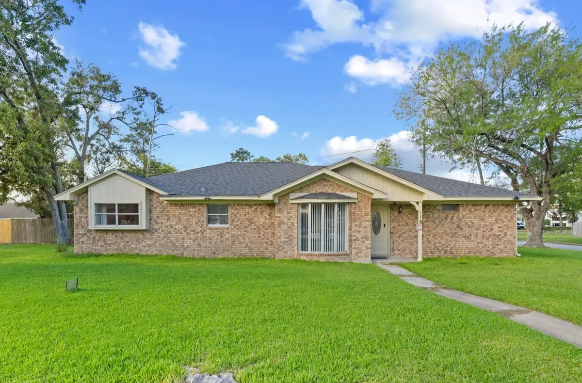 118 S Diamondhead Boulevard, Crosby, TX 77532 - Image #1