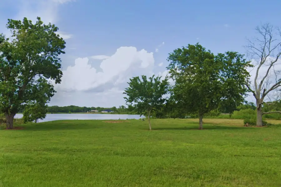 21210 Chenango Lake Drive, Angleton, TX 77515 - Image #2