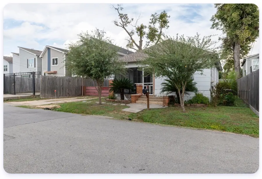 121 E 32nd Street, Houston, TX 77018 - #2
