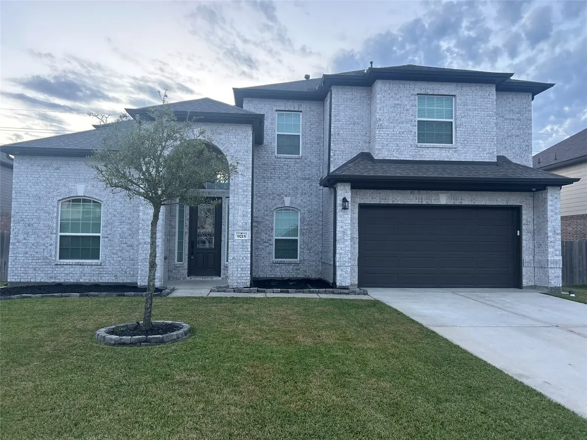 9215 Joe Louis Drive, Monterey Belvieu, TX 77523 - Image #1