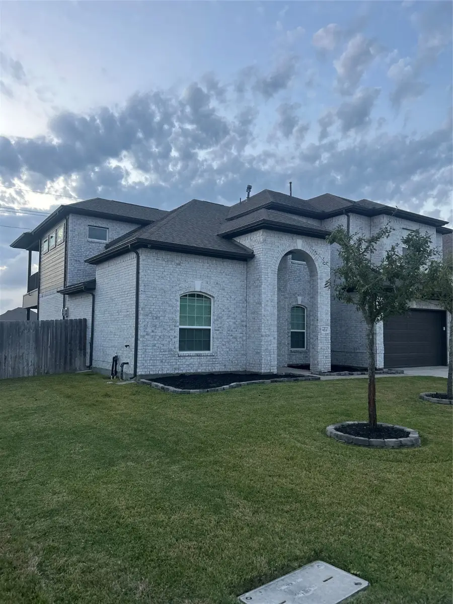 9215 Joe Louis Drive, Monterey Belvieu, TX 77523 - Image #2