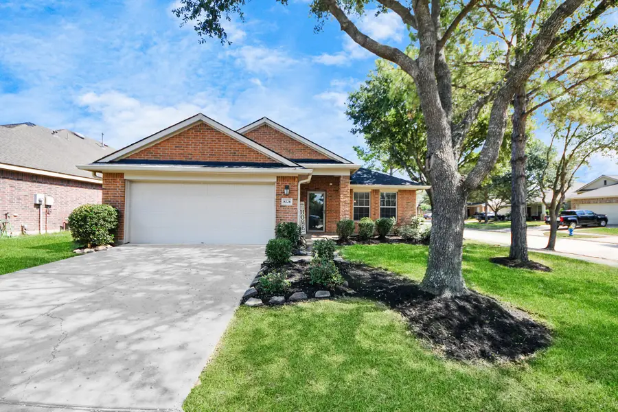8226 Stratford Canyon Drive, Cypress, TX 77433 - Image #2