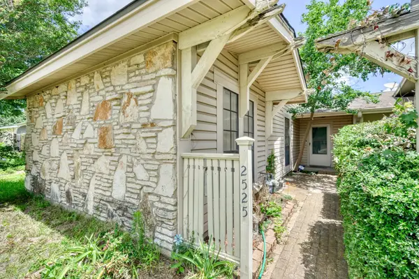 2525 Longmire Drive, College Station, TX 77845