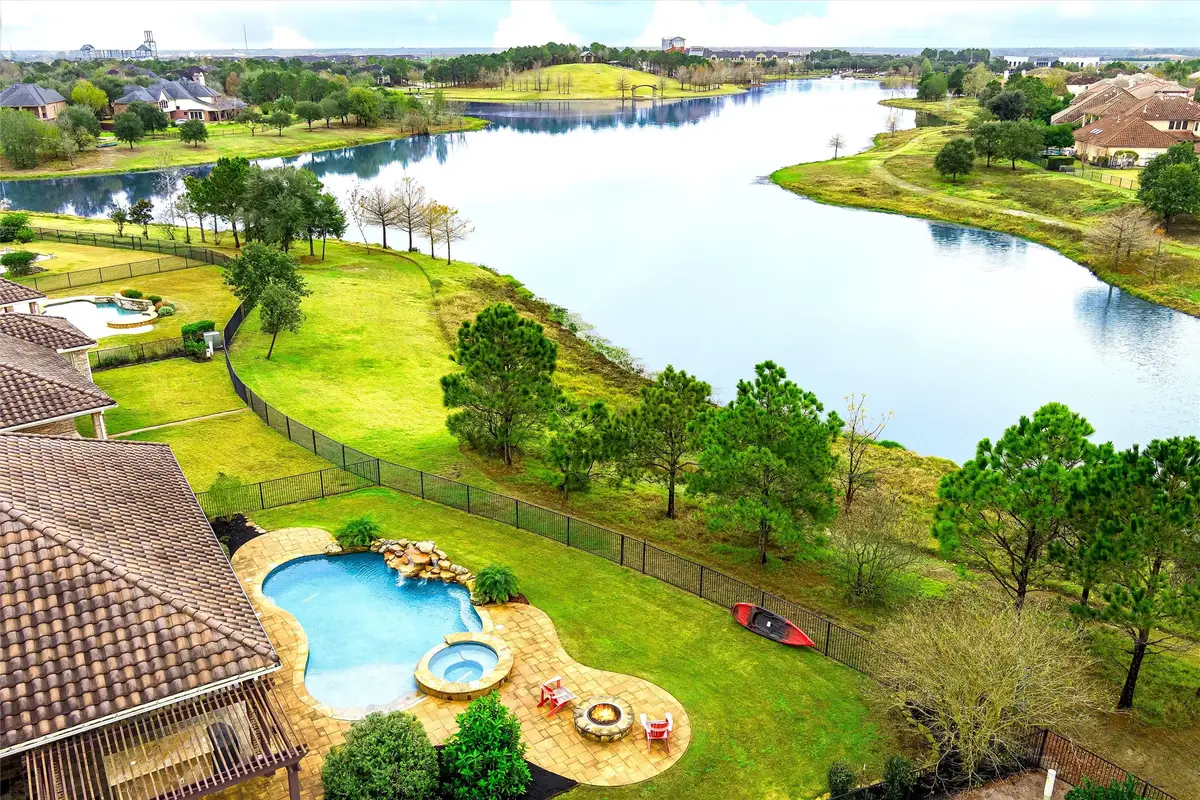 179 Lake View Loop, Fulshear, TX 77441 - Image #1