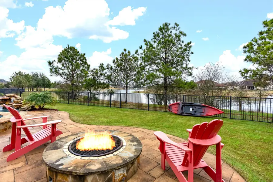 179 Lake View Loop, Fulshear, TX 77441 - Image #2