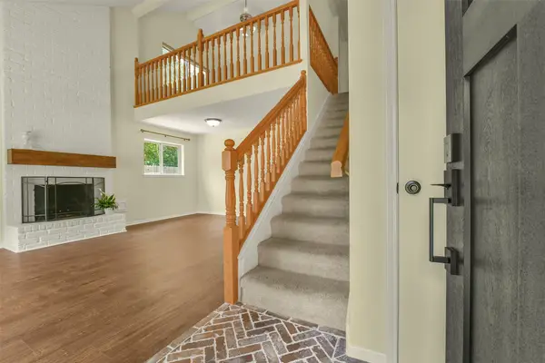 15711 Cavendish Drive, Houston, TX 77059