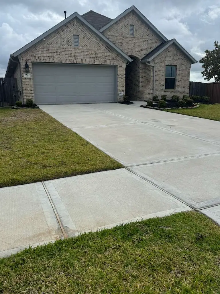 8823 Barton Valley Drive, Richmond, TX 77407 - Image #2