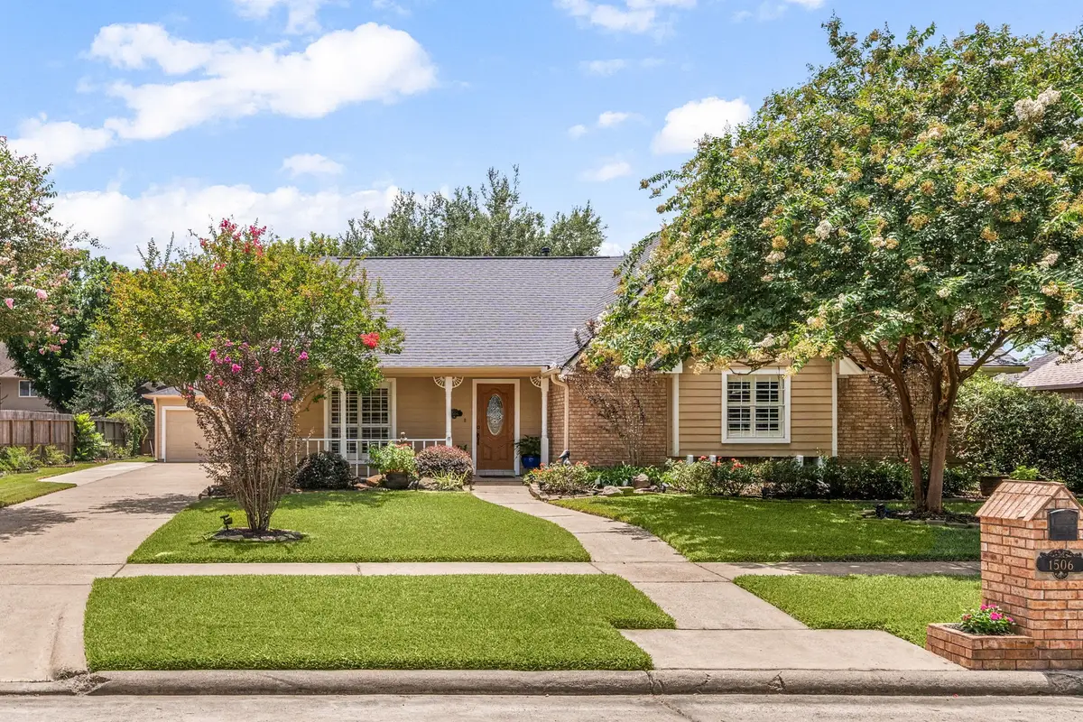 1506 Oak Hollow Drive, Friendswood, TX 77546 - #1