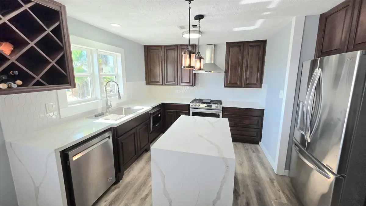 16623 Jolly Roger Road, Galveston, TX 77554 - Image #1