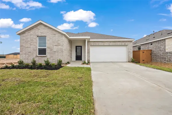 5431 Peacock Bass Drive, Baytown, TX 77521