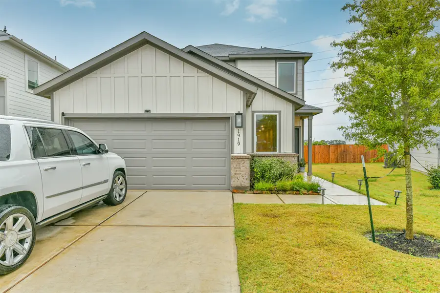 1919 Quiet Garden Lane, Missouri City, TX 77489 - Image #3