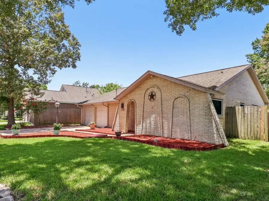 5110 Geneva Drive, Friendswood, TX 77546 - #2