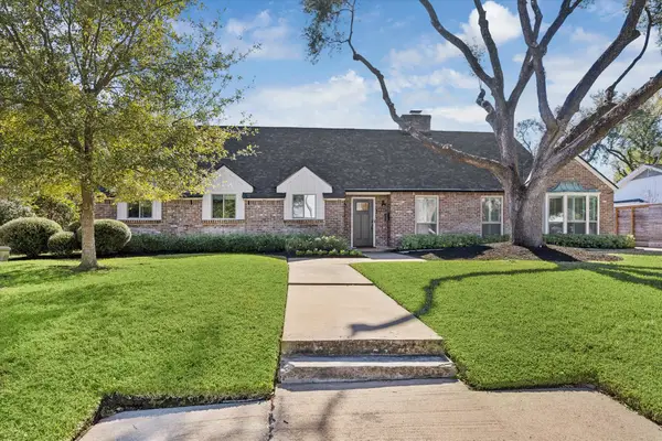 7525 Briar Rose Drive, Houston, TX 77063