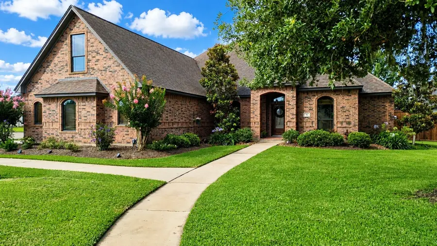 51 Red Maple Court, Lake Jackson, TX 77566 - #2
