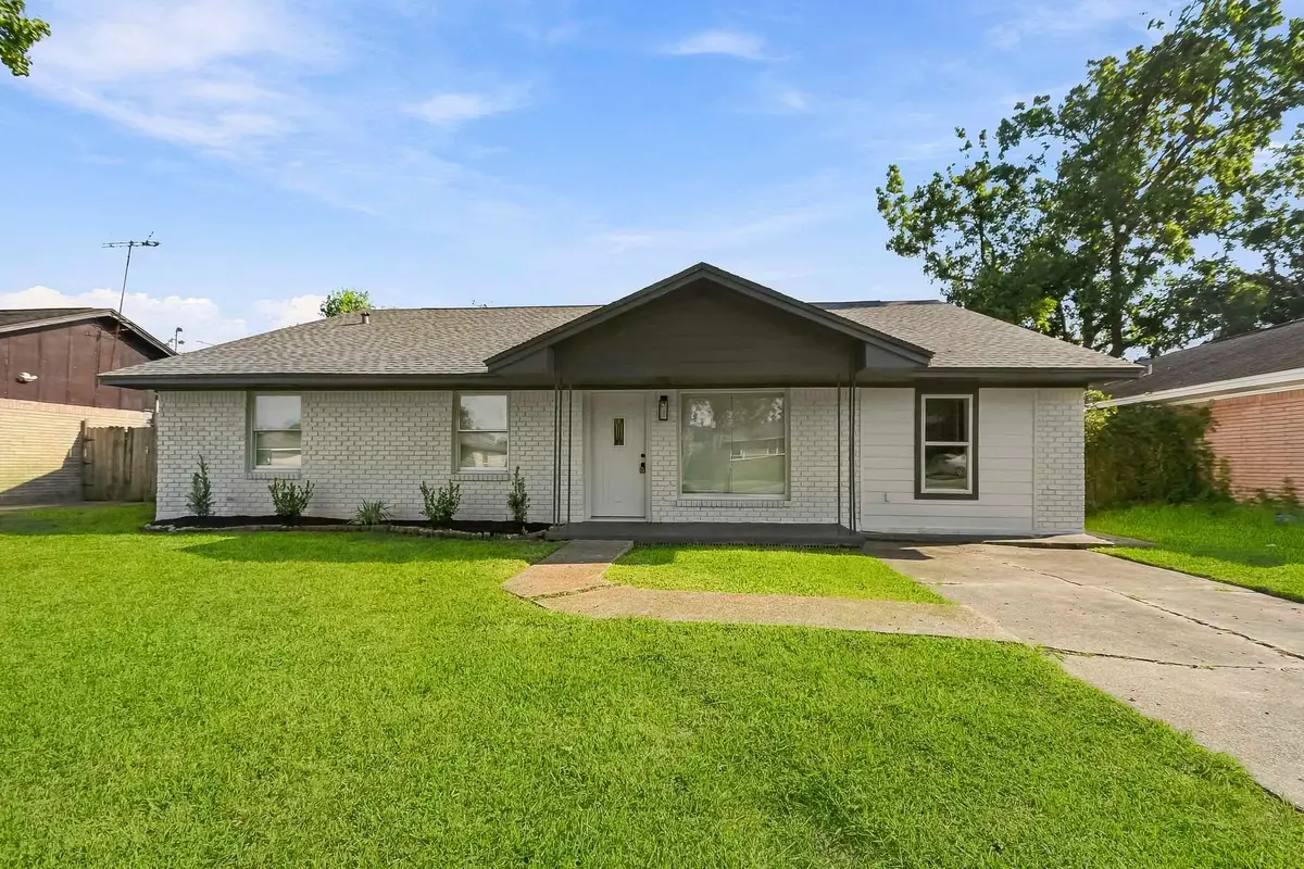 3021 8th Avenue N, Texas City, TX 77590 - #1