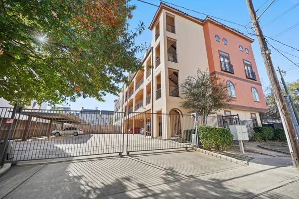 806 Jackson Hill Street #302, Houston, TX 77007