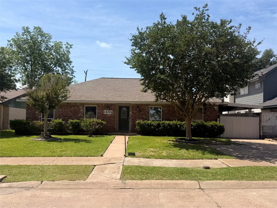 1608 Parkside Dr, Pasadena, TX 77502 - #3