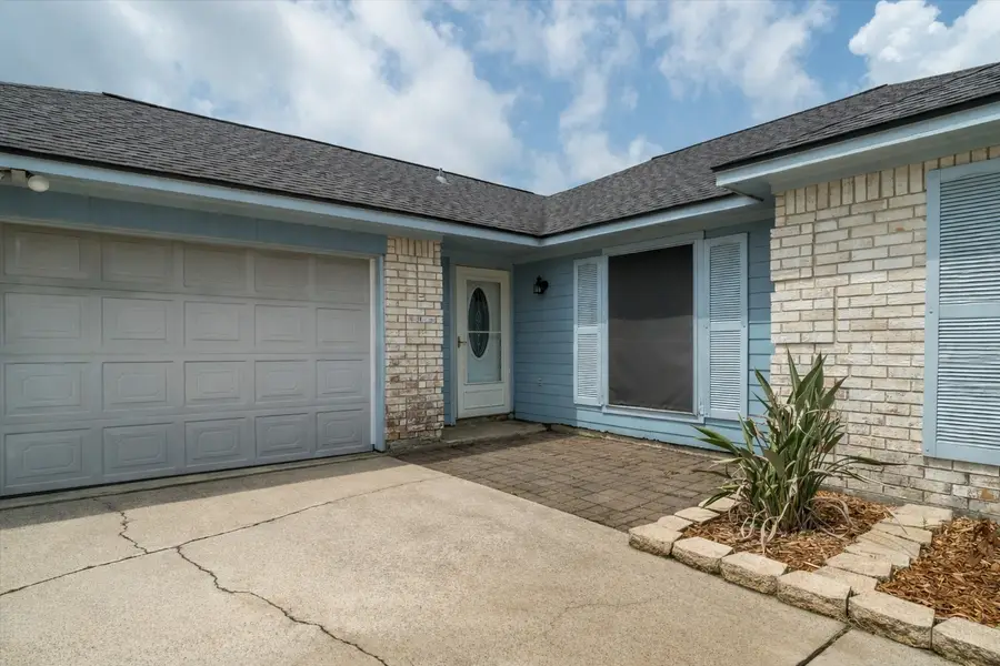 523 White Wing Court, Dickinson, TX 77539 - Image #2