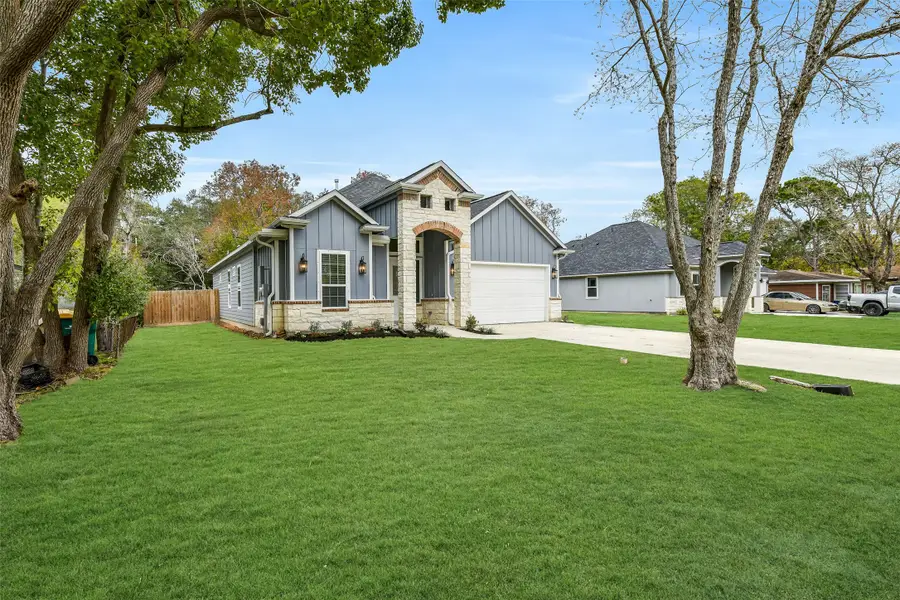 1518 Oleander Drive, La Marque, TX 77568 - Image #2