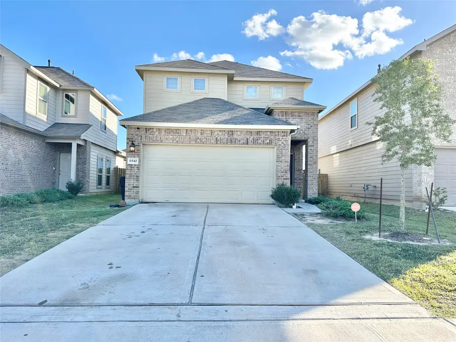 6542 Castle Loch Court, Houston, TX 77048 - Image #2