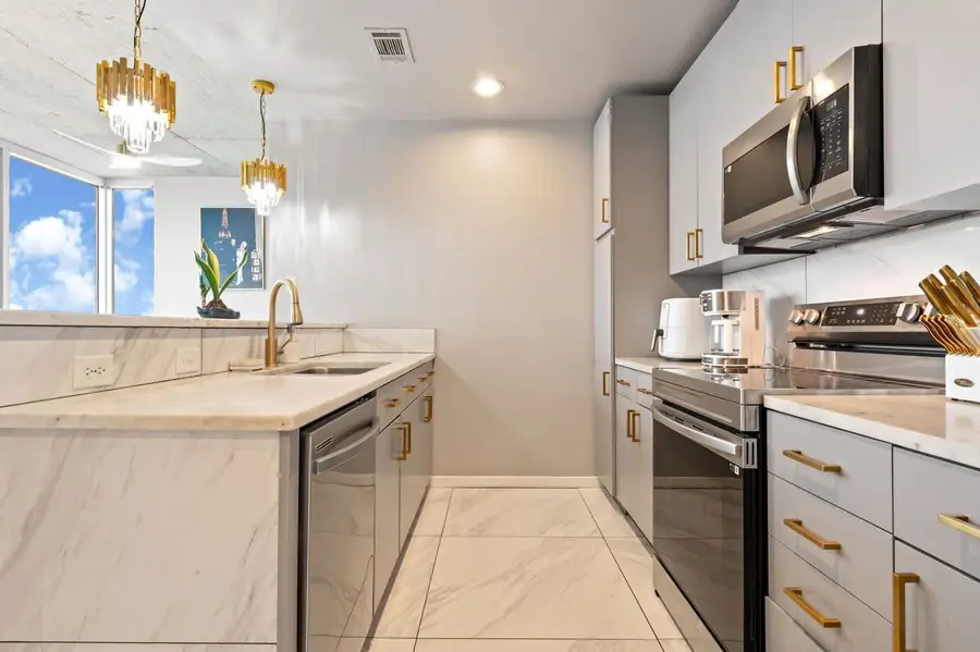 5925 Almeda Road #10902, Houston, TX 77004 - #3
